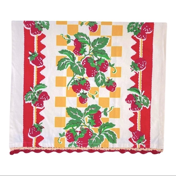 𝅺NEW 100% Cotton Tea Towel Strawberries - Picture 3 of 4